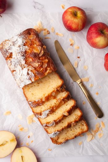 Frisse Yoghurtcake met appel en citroen