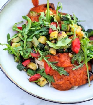 Pasta met tomatensaus en gebakken groentjes