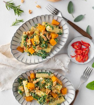 Pasta met geroosterde pompoen, spinazie en ricotta