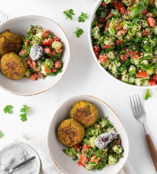 Quinoatabouleh met falafel