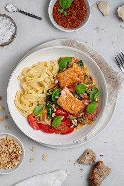 Zalm tomatenroom tagliatelle